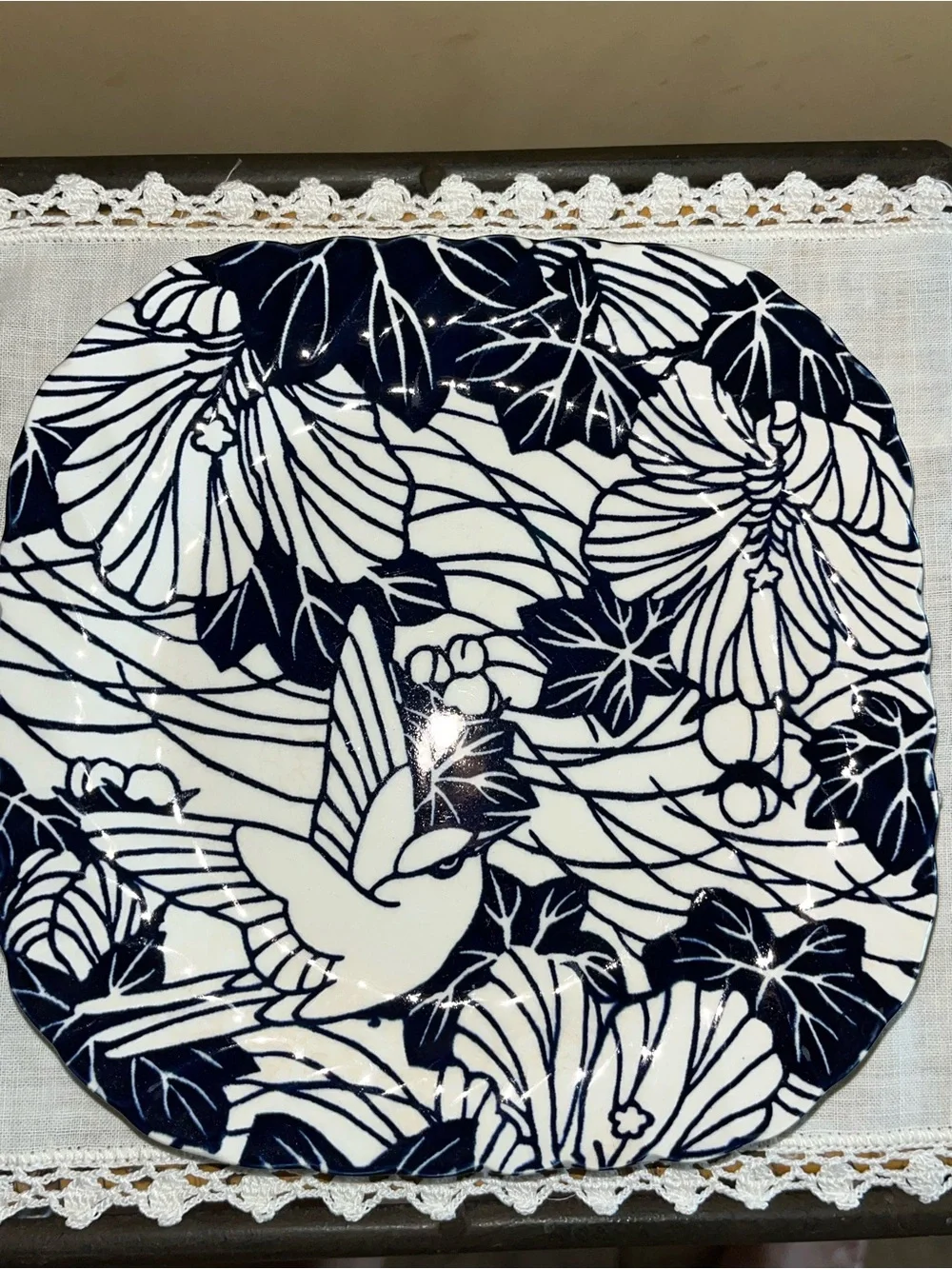 4 Johnson Brothers Metropolitan Museum of Art Hummingbird Blue and White Salad